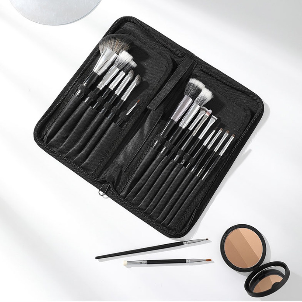 حقيبة فرش المكياج المحمولة عال - مراجعة Blush Brush Kabuki وسعره