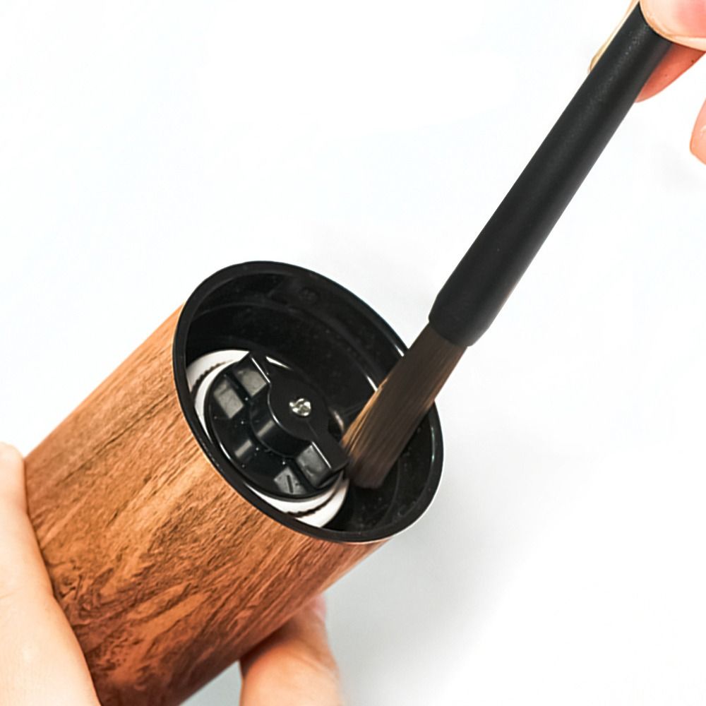 فرشاة تنظيف مسحوق القهوة الخشن - مراجعة Blush Brush Kabuki وسعره