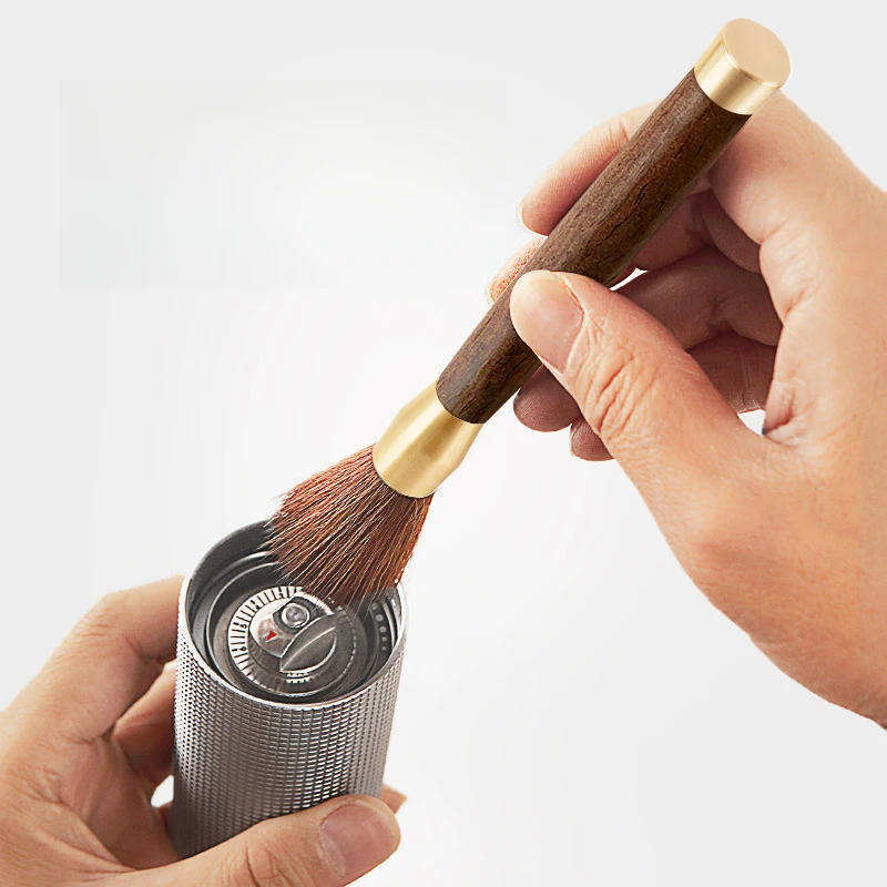 فرشاة تنظيف مطحنة القهوة بمقبض - مراجعة Blush Brush Kabuki وسعره