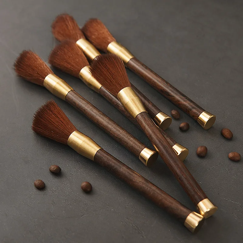 فرشاة تنظيف مطحنة القهوة بمقبض - مراجعة Blush Brush Kabuki وسعره